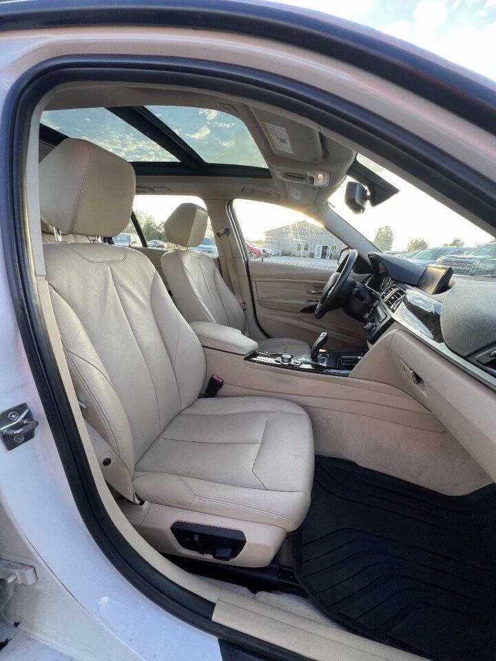 Used 2014 BMW 328i xDrive Wagon AWD/4WD image 19