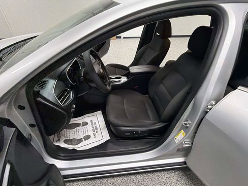 Used 2018 Chevrolet Malibu LT image 11
