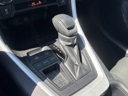 Used 2025 Toyota RAV4 XLE FWD image 16