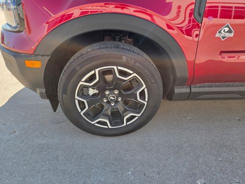 Used 2025 Ford Bronco Sport Outer Banks AWD/4WD image 11