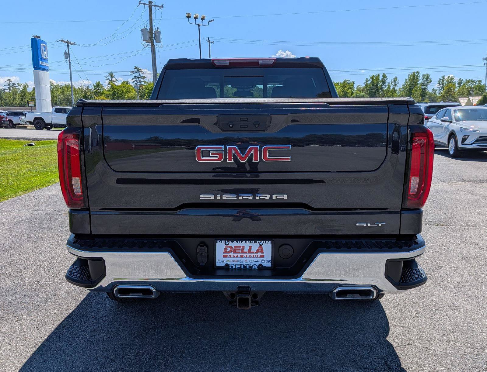 Used 2023 GMC Sierra 1500 SLT w/ SLT Convenience Package AWD/4WD image 9