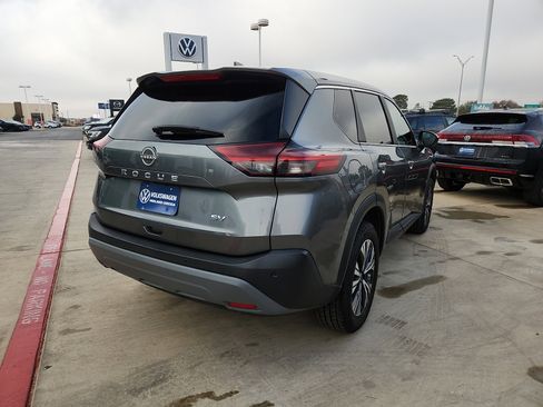 Used 2023 Nissan Rogue SV image 7