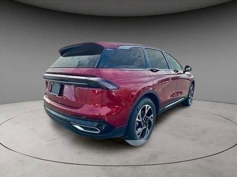 New 2024 Lincoln Nautilus Premier image 4
