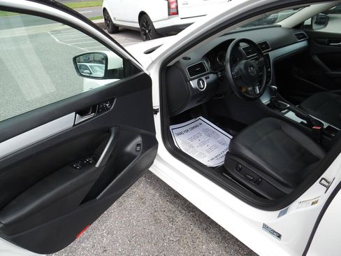 Used 2013 Volkswagen Passat 2.5 SE FWD image 10