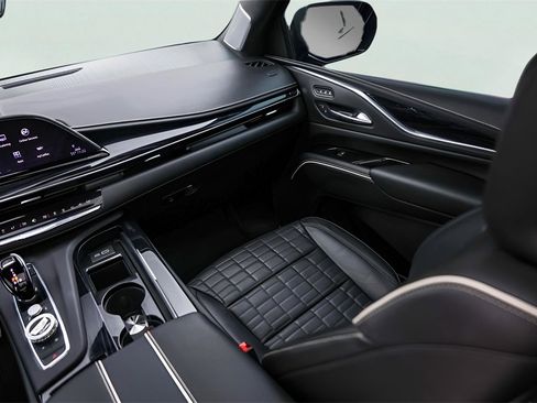 Used 2023 Cadillac Escalade V w/ LPO, ONYX Package image 33