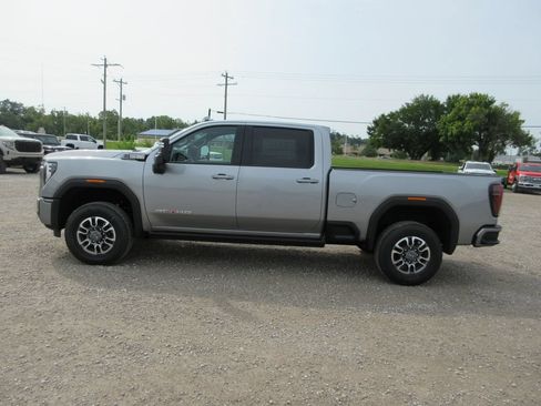 New 2026 GMC Sierra 2500 AT4 w/ AT4 Premium Plus Package AWD/4WD image 9