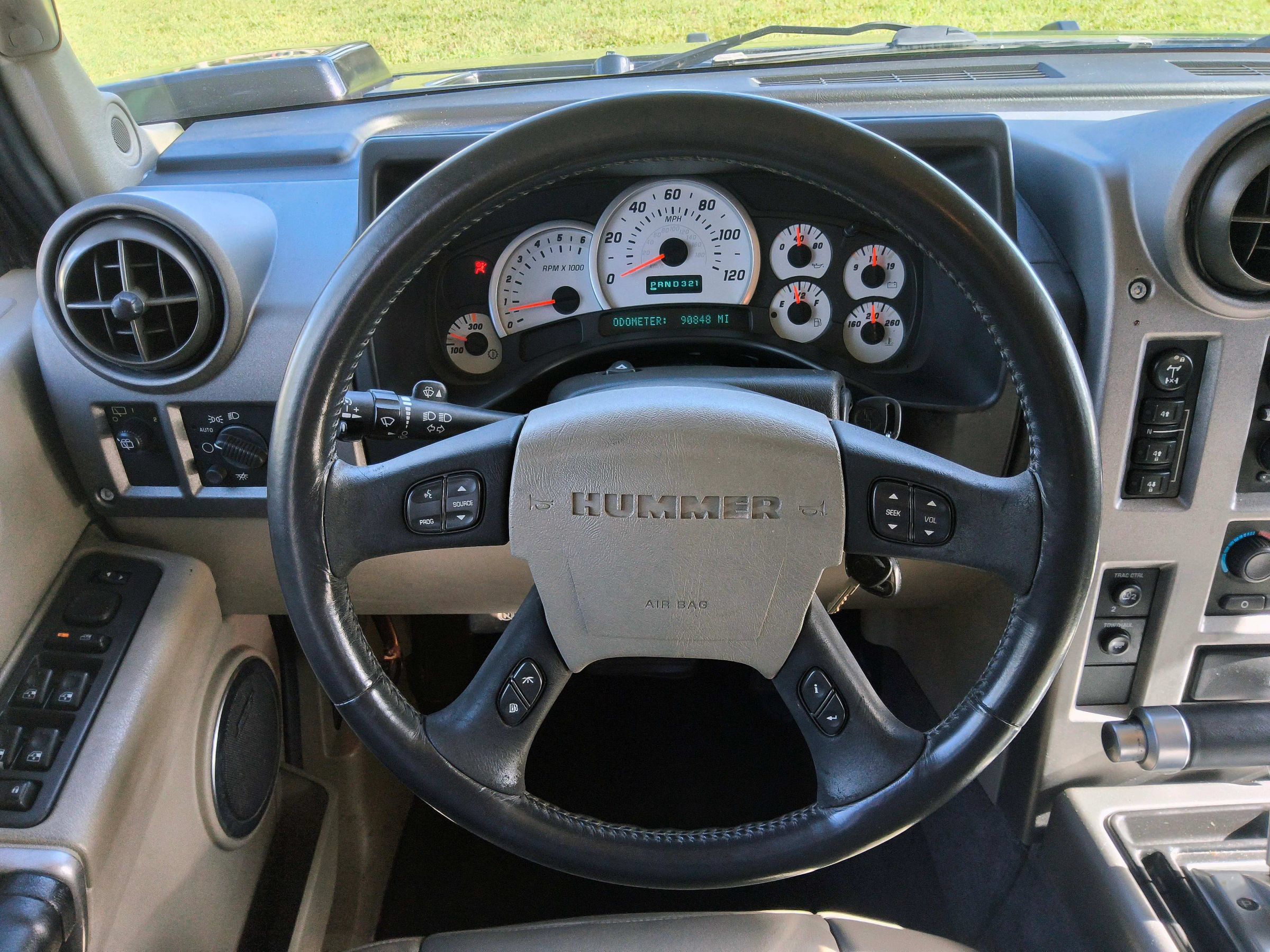 Used 2003 HUMMER H2 w/ Preferred Equipment Group AWD/4WD image 14