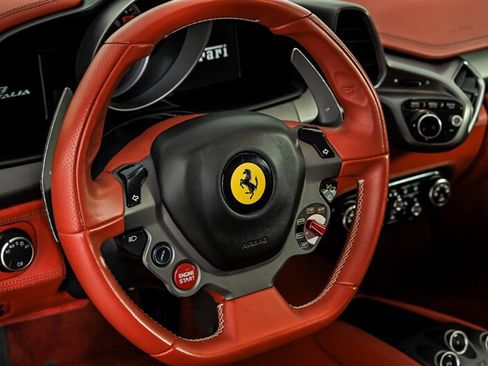 Used 2013 Ferrari 458 Italia Coupe RWD image 21