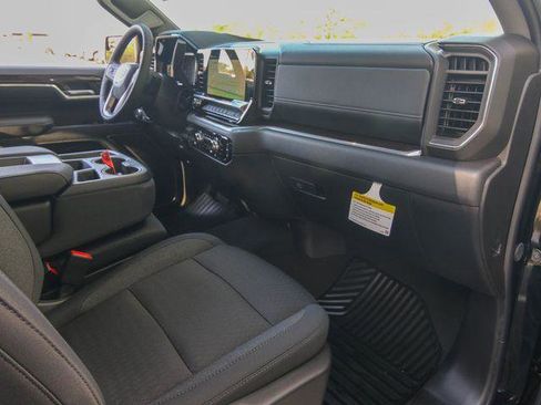 New 2026 GMC Sierra 1500 SLE w/ X31 Off-Road Package AWD/4WD image 23