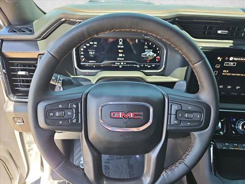 Used 2025 GMC Sierra 1500 AT4 w/ AT4 Premium Package AWD/4WD image 12