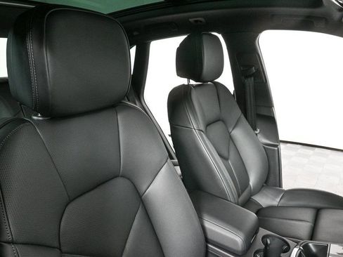 Certified 2026 Porsche Macan image 24