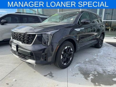 New 2025 Kia Sorento S image 1