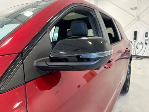 Used 2024 Chevrolet Traverse RS image 12