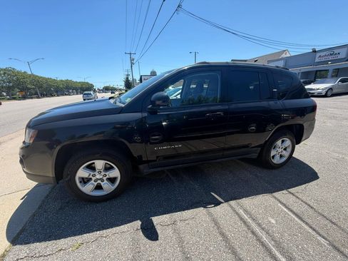 Used 2016 Jeep Compass Latitude FWD image 5