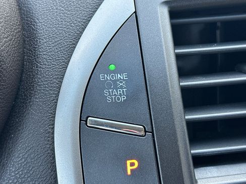 Used 2016 Lincoln MKC Select w/ Select Plus Package FWD image 22