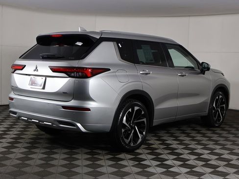 Used 2023 Mitsubishi Outlander SEL image 12