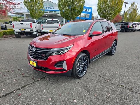 Certified 2024 Chevrolet Equinox RS image 2