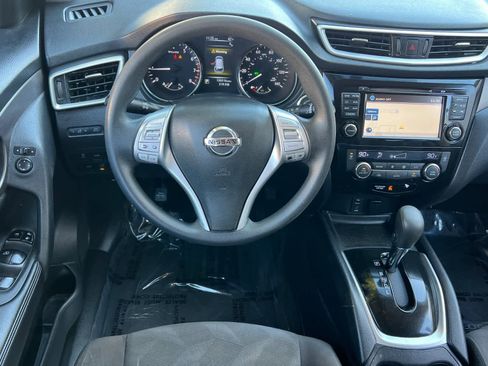 Used 2016 Nissan Rogue SV w/ SV Premium Package image 14