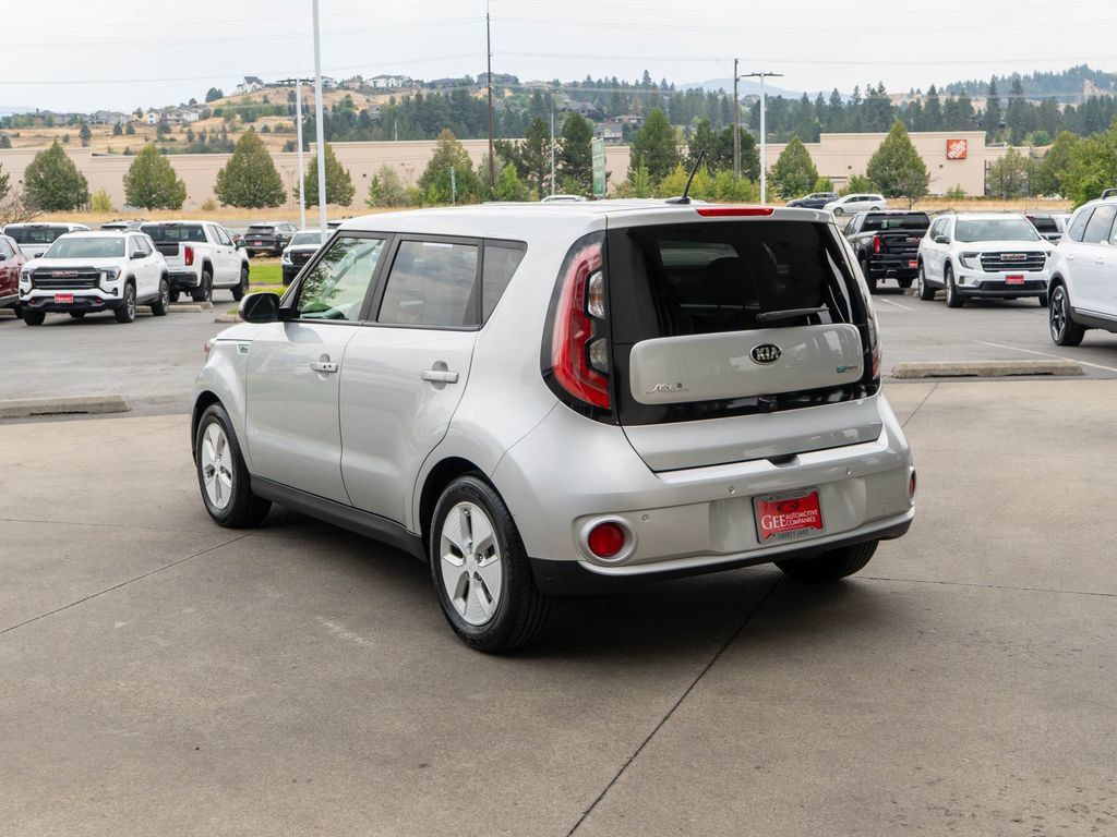 Used 2016 Kia Soul EV + FWD image 5