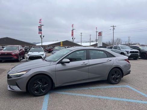 Used 2023 Hyundai Elantra SEL image 8