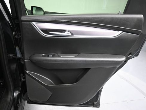 Used 2018 Cadillac XT5 Luxury image 34