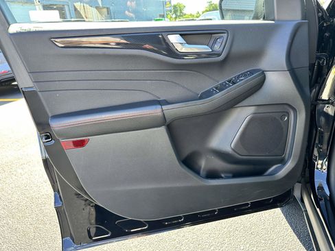 Used 2025 Ford Escape ST-Line Elite w/ Tech Pack #1 image 9