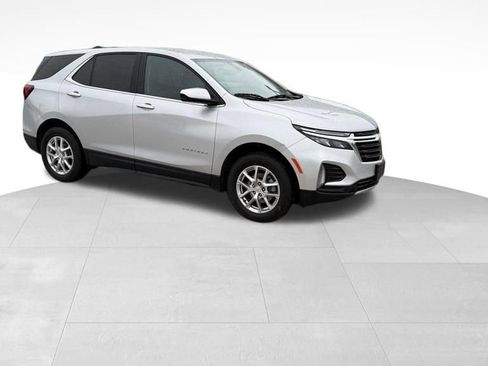 Used 2022 Chevrolet Equinox LT w/ Driver Convenience Package image 8