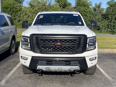 Used 2021 Nissan Titan PRO-4X w/ Pro-4x Convenience Package AWD/4WD image 2