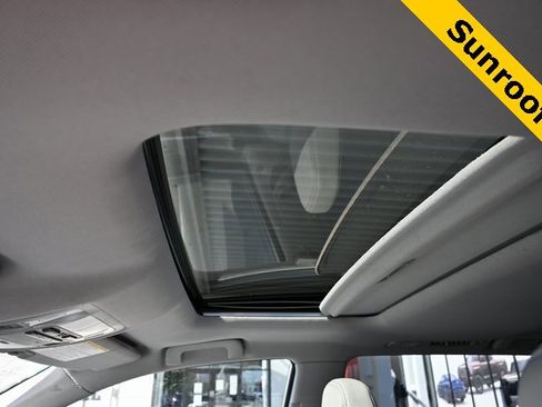 Used 2015 Toyota Highlander Limited image 4
