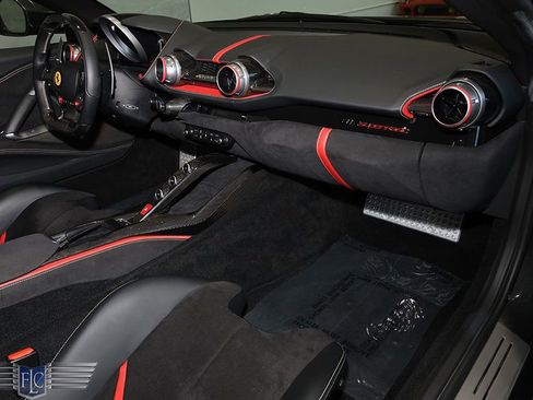 Used 2020 Ferrari 812 Superfast image 19