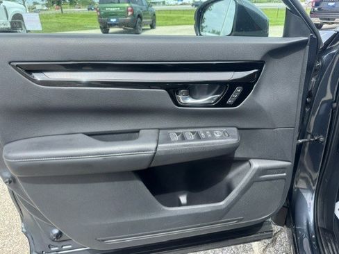 Used 2025 Honda CR-V EX-L image 11