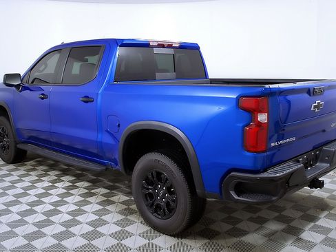 Used 2022 Chevrolet Silverado 1500 ZR2 image 9