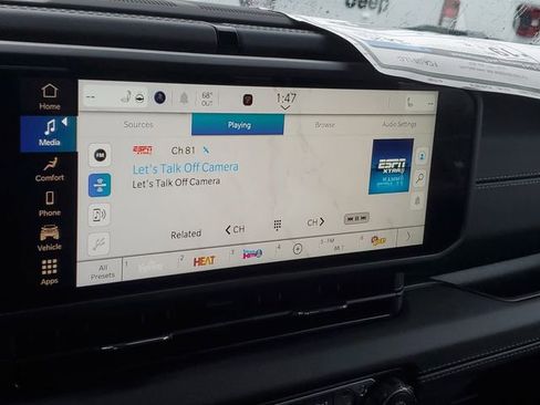 New 2025 Jeep Gladiator Sport image 10