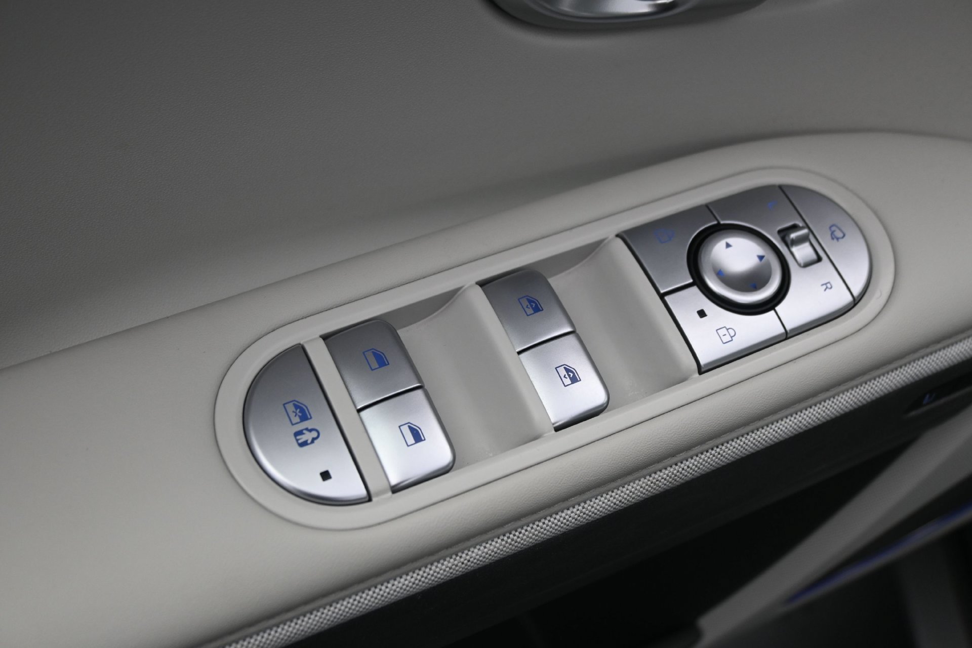 Certified 2024 Hyundai Ioniq 5 Limited AWD/4WD image 18