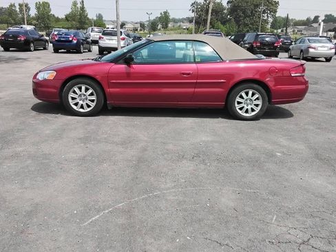 Used 2004 Chrysler Sebring GTC image 4