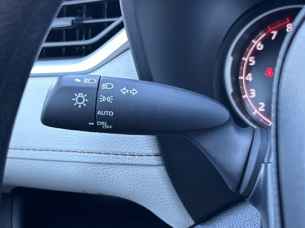 Used 2025 Toyota RAV4 XLE w/ Convenience Package FWD image 33