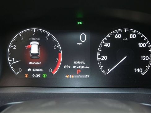 Used 2025 Honda Pilot Sport image 11