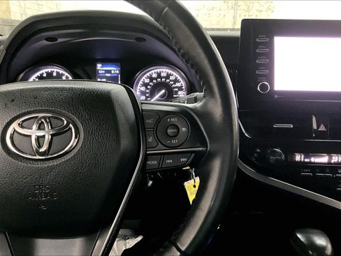 Used 2023 Toyota Camry SE image 20