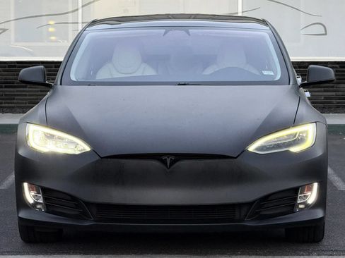 Used 2019 Tesla Model S 100D AWD/4WD image 2
