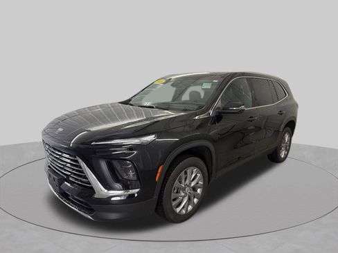 Used 2025 Buick Enclave Preferred AWD/4WD image 4