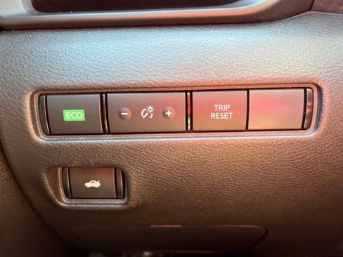 Certified 2025 Nissan Sentra S FWD image 10