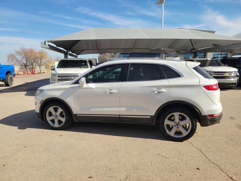 Used 2017 Lincoln MKC Premiere image 3