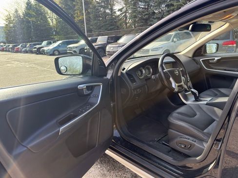 Used 2013 Volvo XC60 T6 AWD/4WD image 10