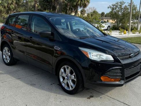 Used 2016 Ford Escape S image 5