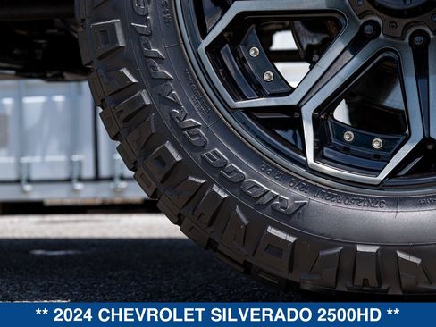 Used 2024 Chevrolet Silverado 2500 Custom w/ Custom Value Package AWD/4WD image 19