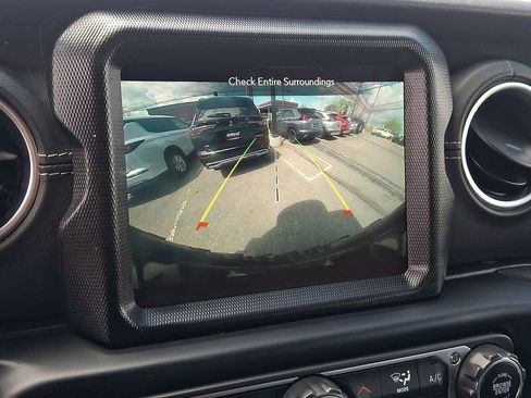 Used 2023 Jeep Wrangler Unlimited Sahara w/ Cold Weather Group image 20