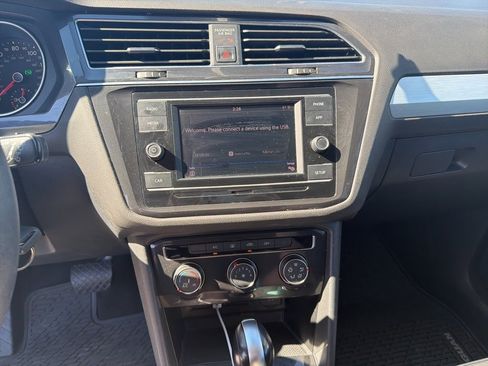 Used 2018 Volkswagen Tiguan S image 21