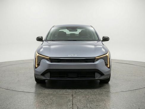 Used 2025 Kia K4 LXS image 2