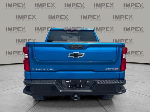 Used 2022 Chevrolet Silverado 1500 ZR2 w/ Technology Package AWD/4WD image 4