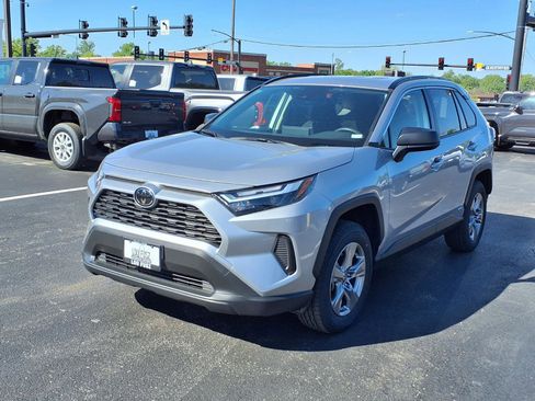 Certified 2025 Toyota RAV4 LE AWD/4WD image 28